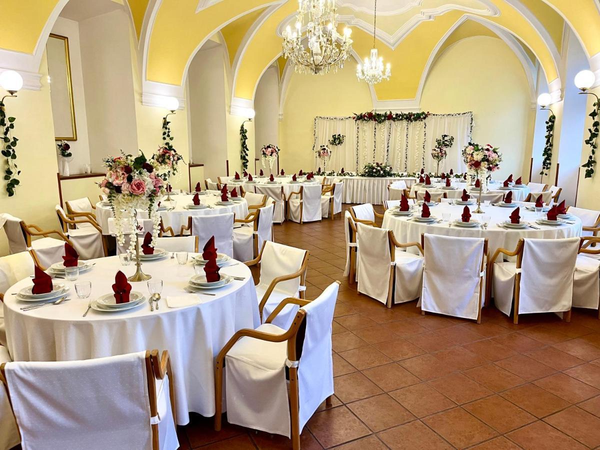 Nove Adalbertinum Hradec Kralove Exterior photo