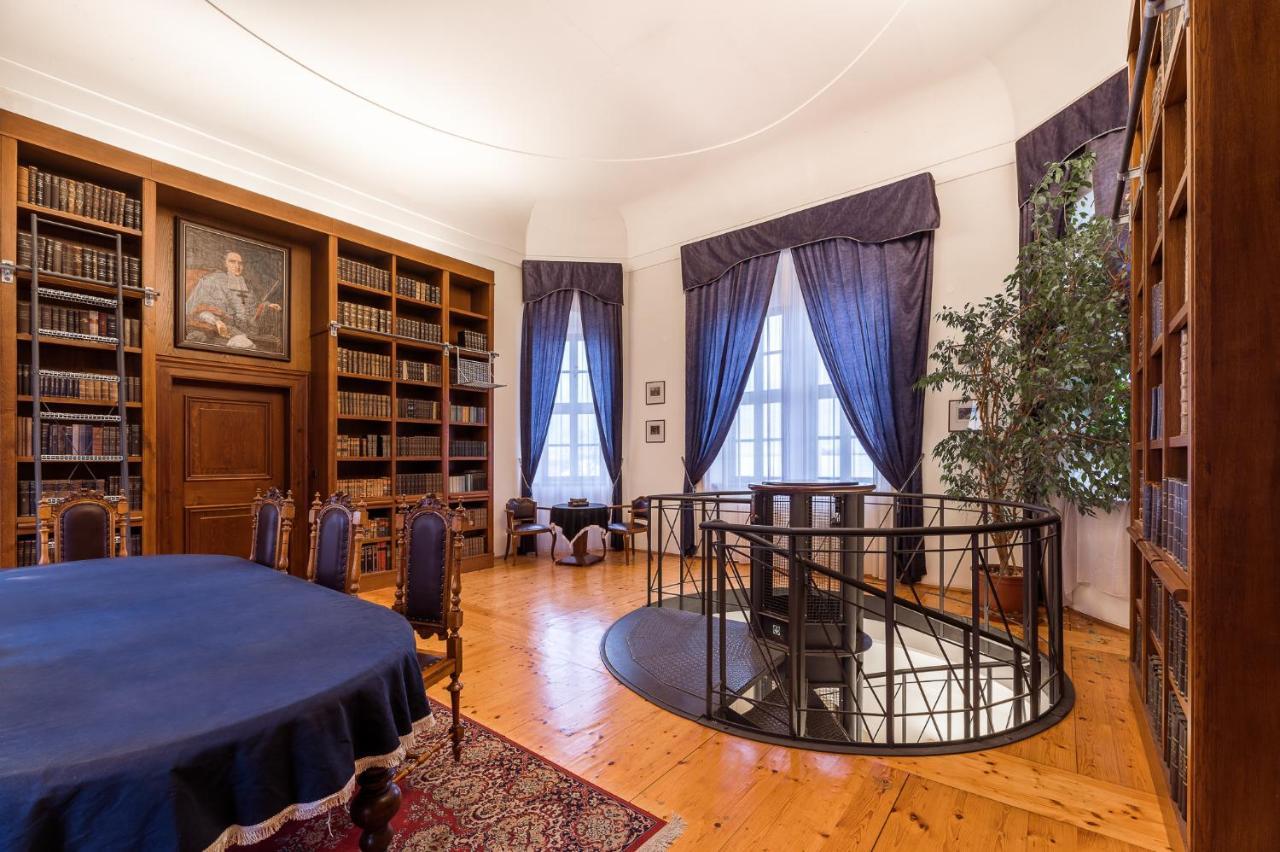 Nove Adalbertinum Hradec Kralove Exterior photo